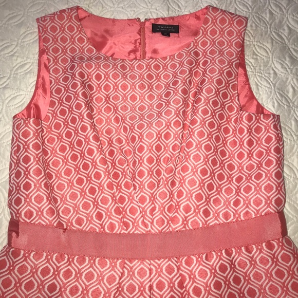 Lovely tahari dress - Picture 2 of 6